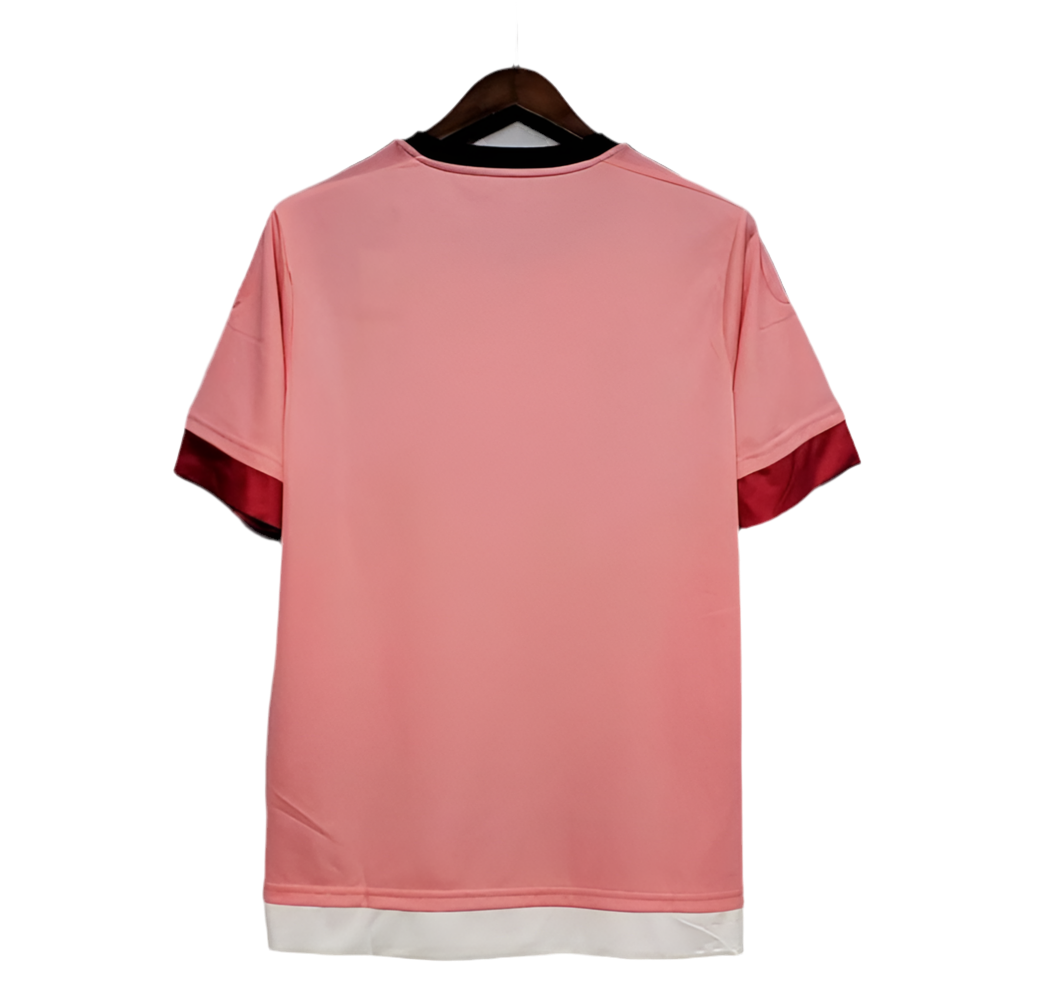 Juventus 15/16 Away